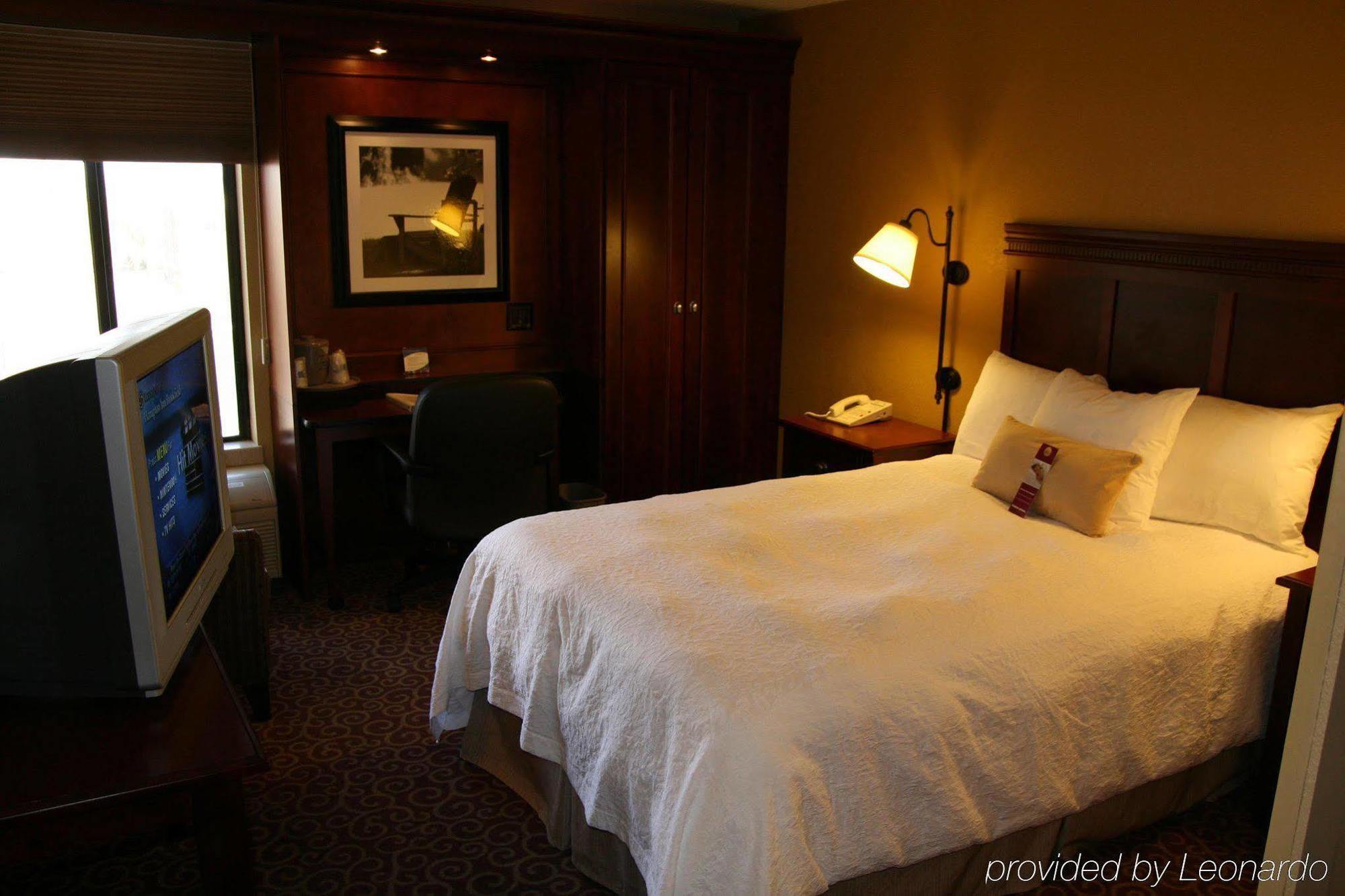 Hampton Inn Milwaukee Brookfield Room photo